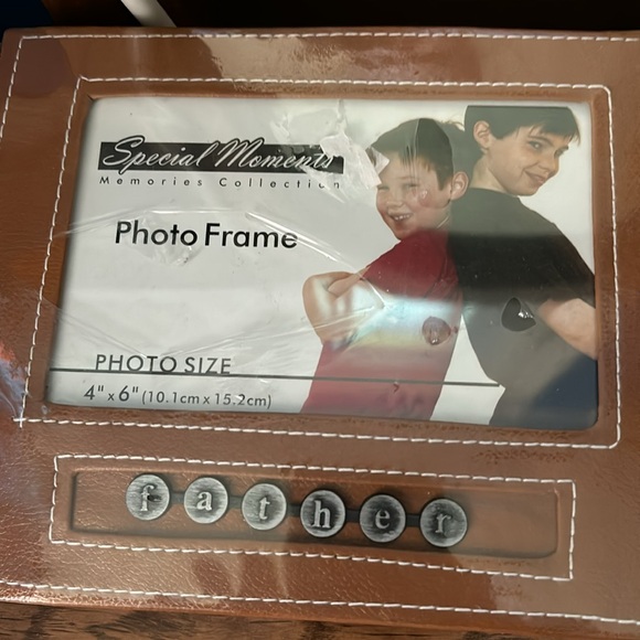 NWT Special Moments Memories Collection Photo Frame 4”x6” FATHER Leather Look - Picture 1 of 9